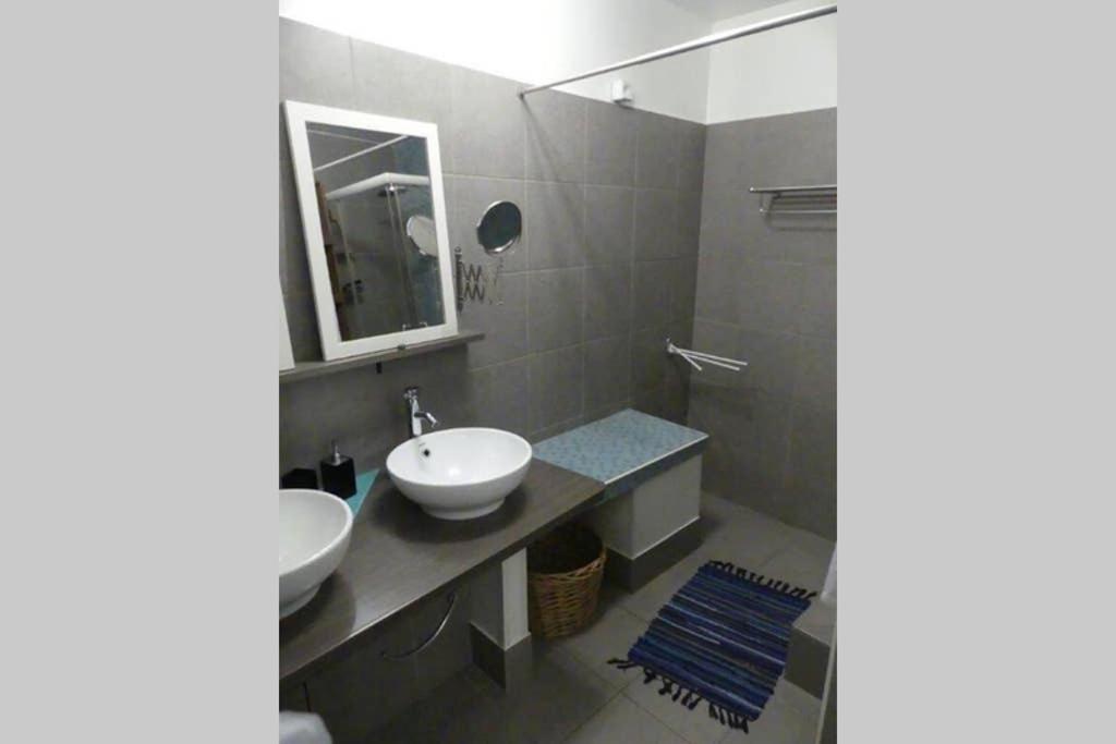 דירות פאפיט Un Pied-A-Terre Au Centre De Papeete מראה חיצוני תמונה
